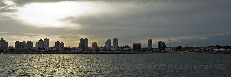 20071207_063506  D2X 4200x1400.jpg - Sunrise at Punta del Este, Uraguay